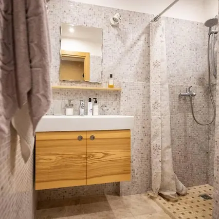Beautiful & Spacious Apartment In Valmiera Exterior photo