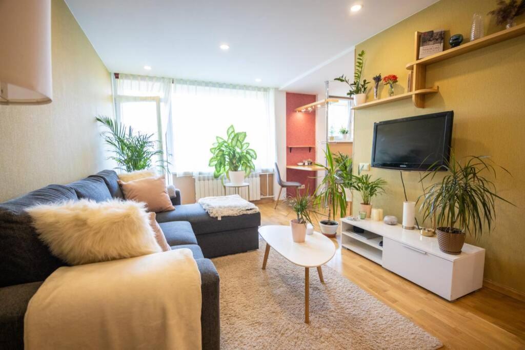 Апартамент Beautiful & Spacious In *