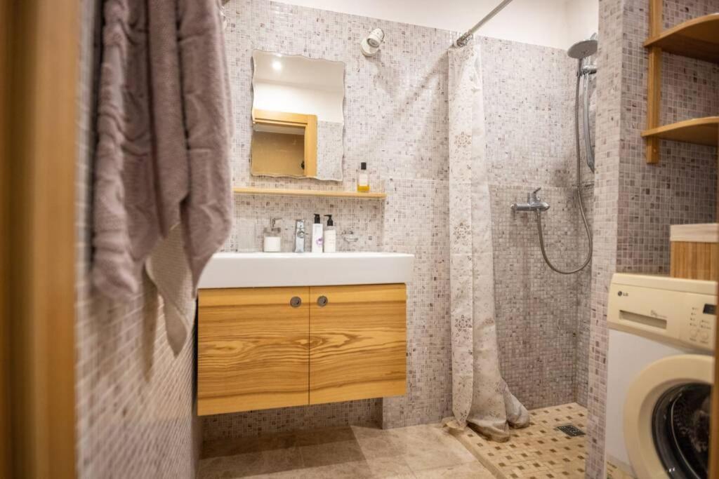 Beautiful & Spacious In Huoneisto Valmiera
